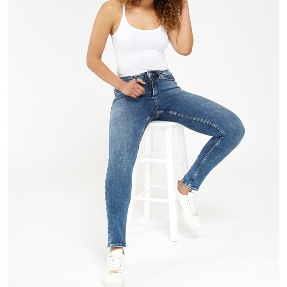 High Note Skinny Jeans